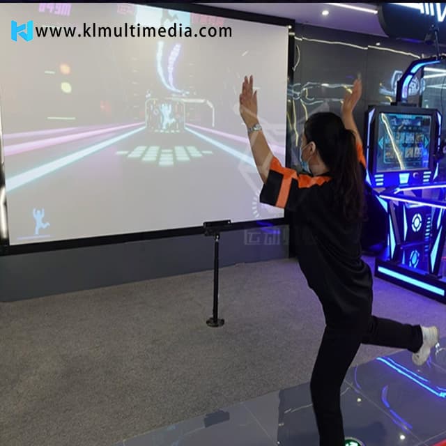 the game hole in the wall