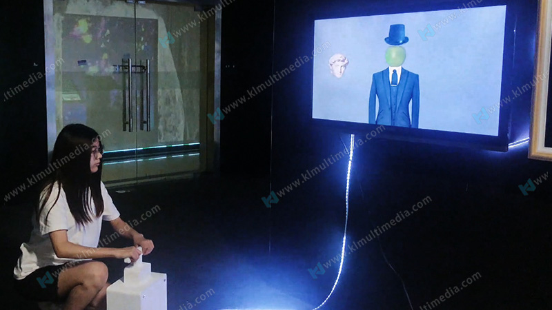 Knob interactive device cheering interaction